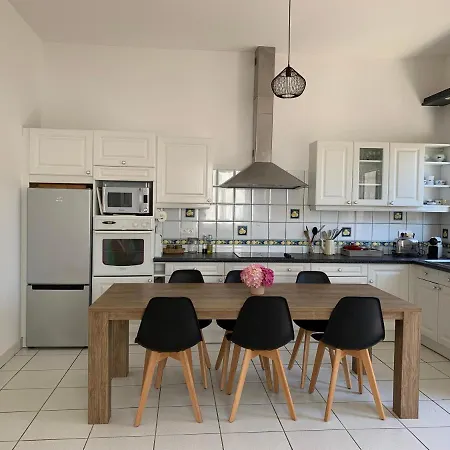 Grande Maison Bord De