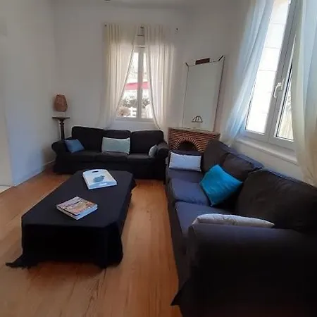 Grande Maison Bord De