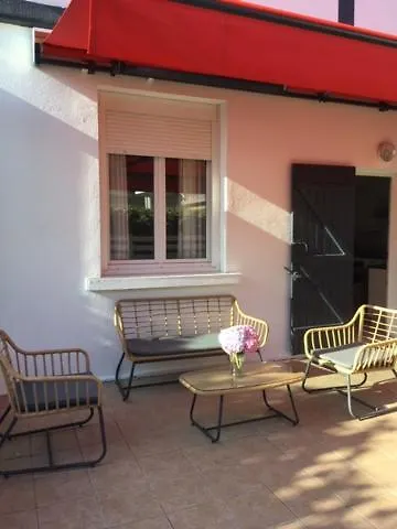 Grande Maison Bord De Tatil Evi *