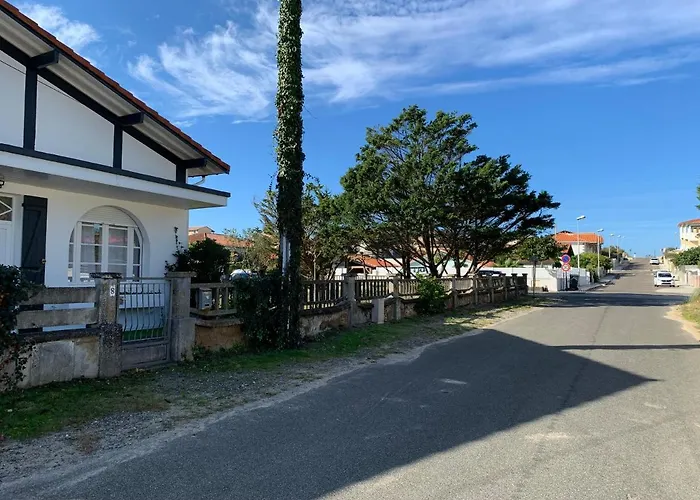 Grande Maison Bord De Tatil Evi *