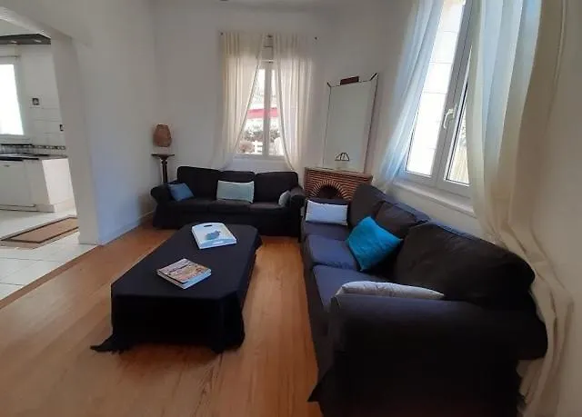 Grande Maison Bord De