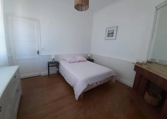 Tatil Evi Grande Maison Bord De *