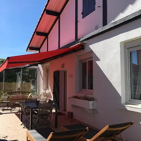 Grande Maison Bord De Ferienhaus *