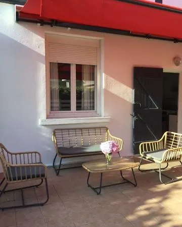 Grande Maison Bord De Ferienhaus *