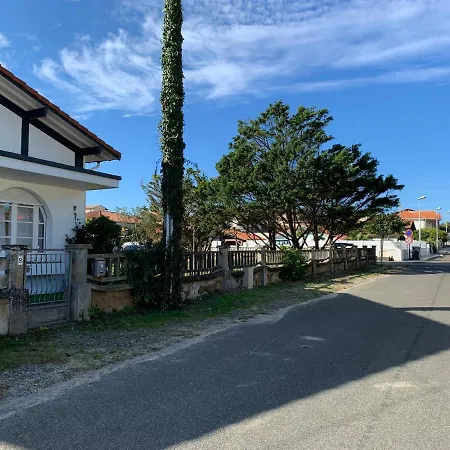 Grande Maison Bord De Ferienhaus *